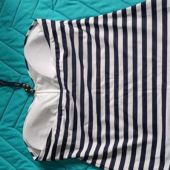 Swimsuit - Picture 3 of 9